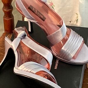 Nina Gesalyn Silver Satin Slingback Evening Sandal Size 9